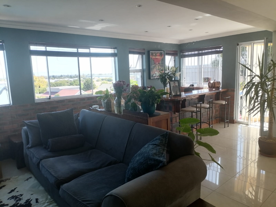 To Let 3 Bedroom Property for Rent in Rome Glen Western Cape